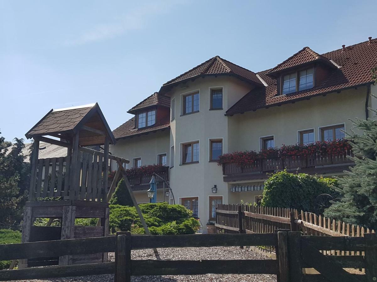 Pension Und Bauernhof Petzold Hotel Greiz Exterior photo